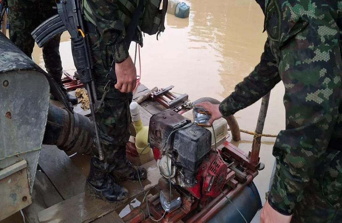 Ejército Nacional sostiene operaciones contra la minería ilegal en Chocó e interviene 10 unidades