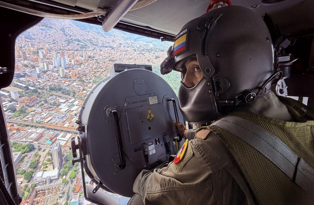 Misiones de perifoneo de la Fuerza Aeroespacial brindan tranquilidad a los votantes en Antioquia