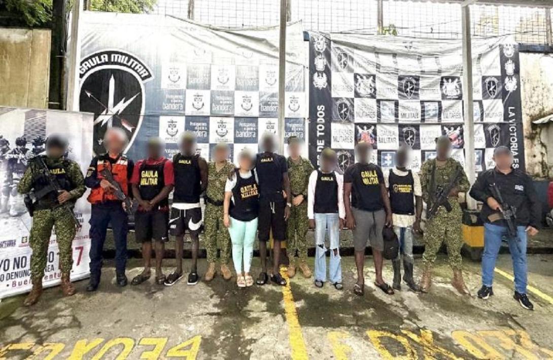 Ocho personas, entre ellas un menor, fueron rescatadas por el GAULA Militar en la bahía de Buenaventura