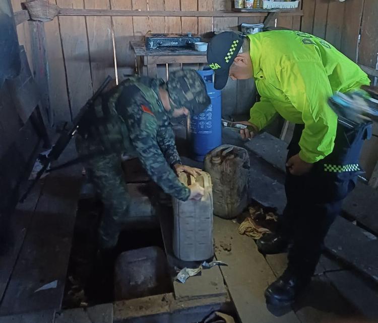 Operación conjunta golpea capacidad armada y explosiva de estructura residual en Meta