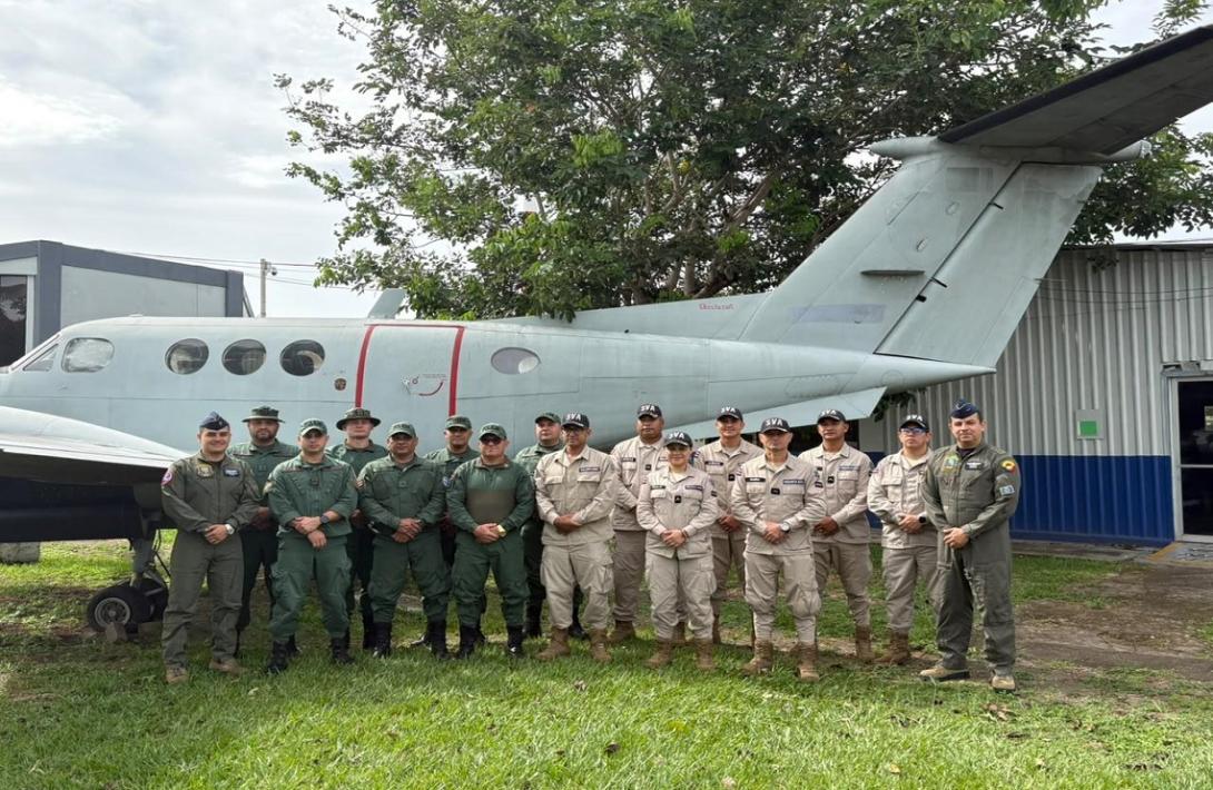 Colombia comparte su experiencia para proteger el espacio aéreo costarricense