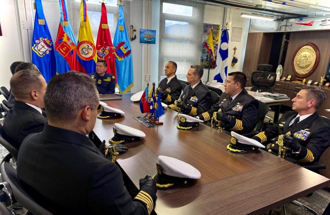 Comando General de las Fuerzas Militares recibe delegación internacional para fortalecer la cooperación y el intercambio de experiencias