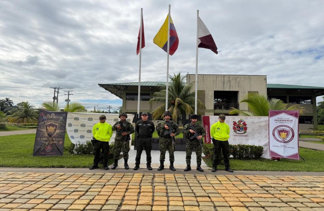 Ejército Nacional asesta contundente golpe al narcotráfico en Putumayo con la incautación de más de 12 toneladas de marihuana ocultas en una embarcación