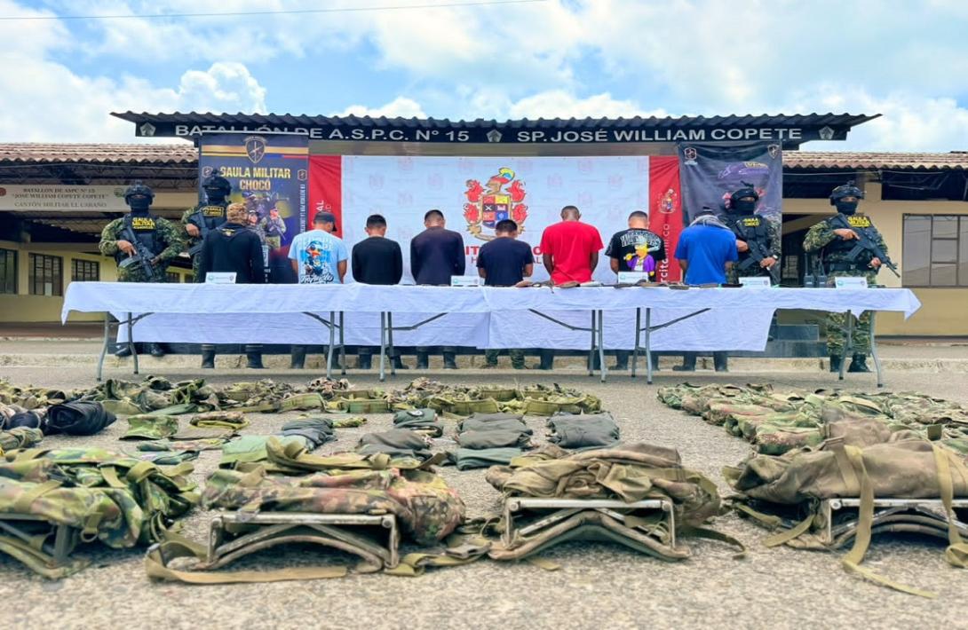 Ejército Nacional logra el sometimiento voluntario de ocho integrantes del Clan del Golfo en Chocó