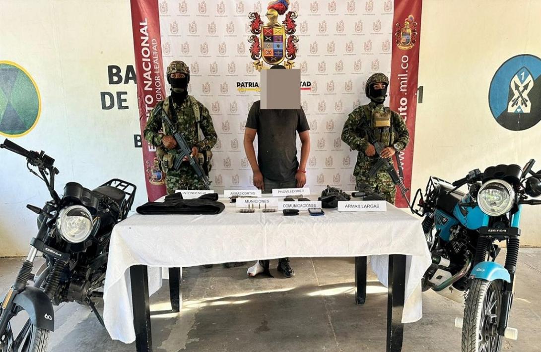 Ejército Nacional captura a dos sujetos e incauta armamento en La Guajira