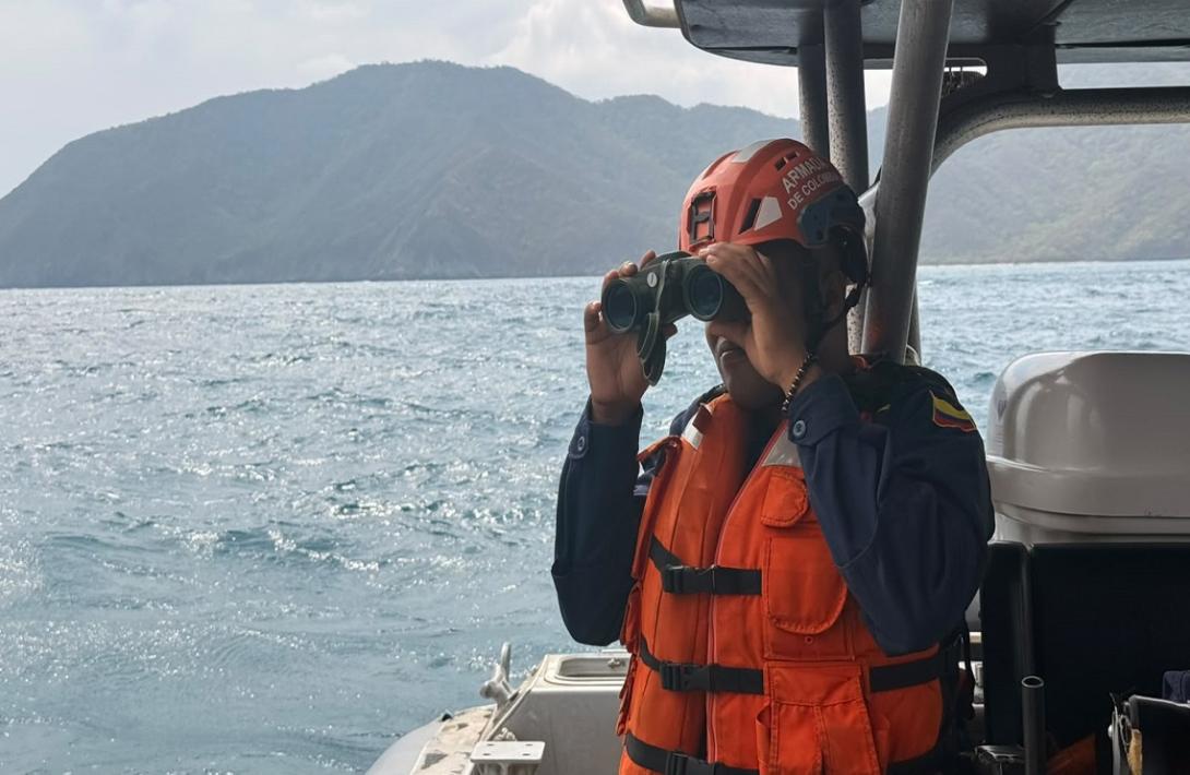 En Santa Marta, Armada de Colombia continúa operación de búsqueda y rescate de extranjero desaparecido