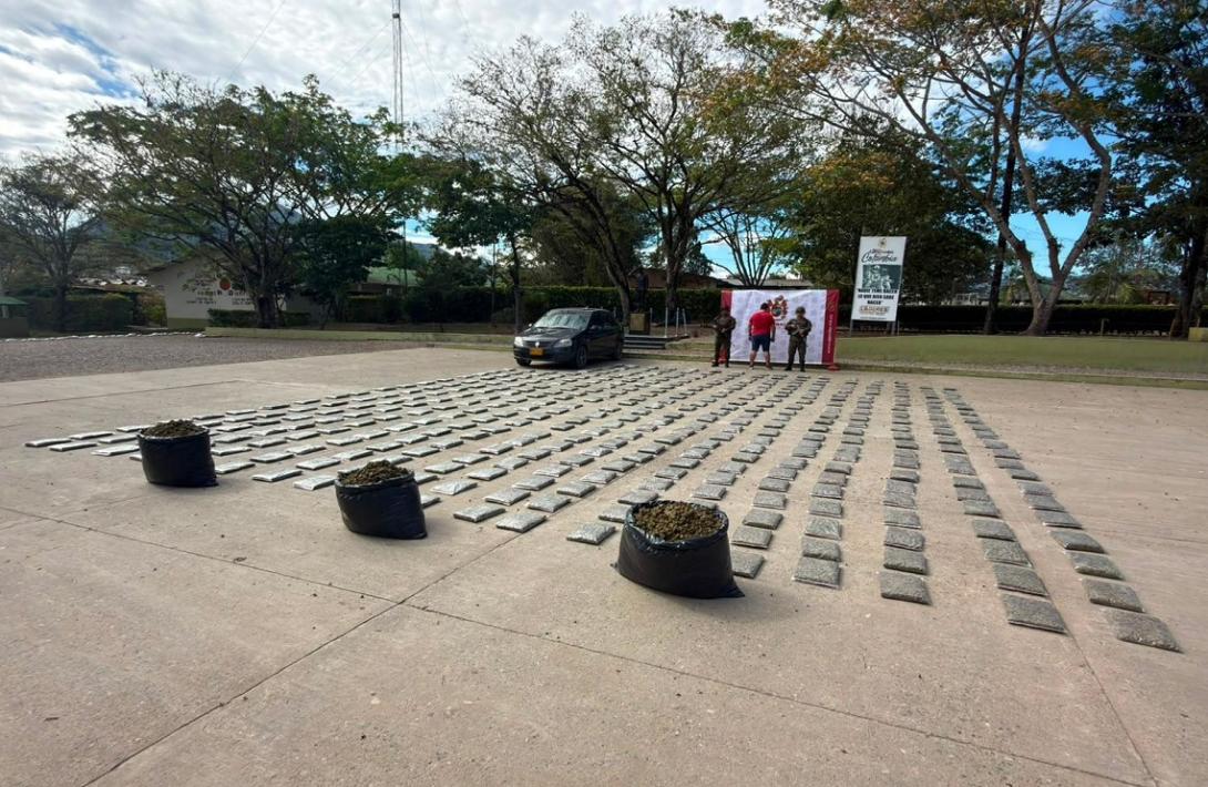 Ejército Nacional propina nuevo golpe al narcotráfico en el Huila con la incautación de 480 libras de marihuana