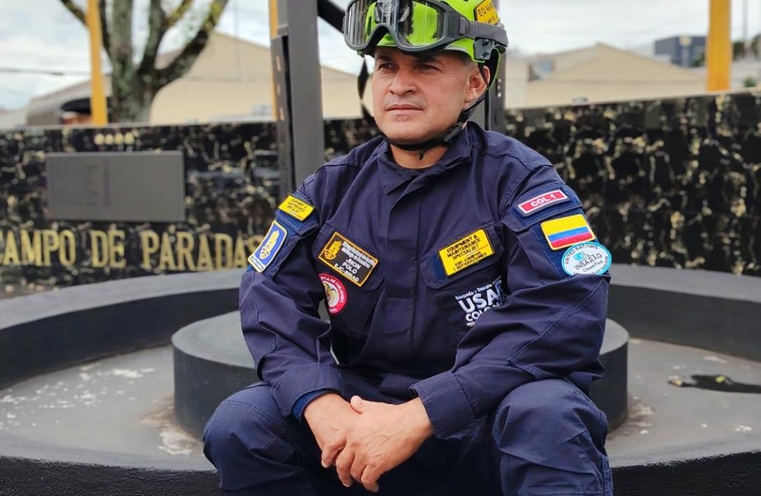«Si tengo que darle mis botas a un rescatista, lo hago», la historia de un sargento del Ejército Nacional convocado para apoyar en la emergencia en Venezuela