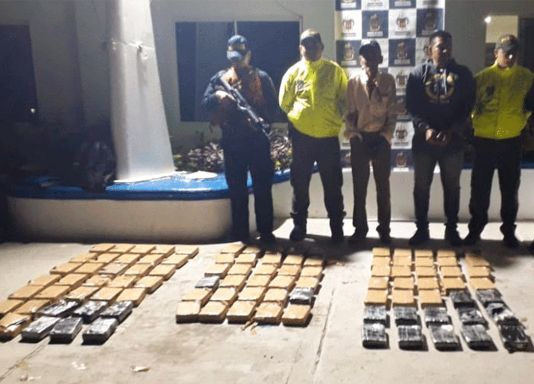 cogfm-arc-cocaina-velero-agua-caribe-28.gif