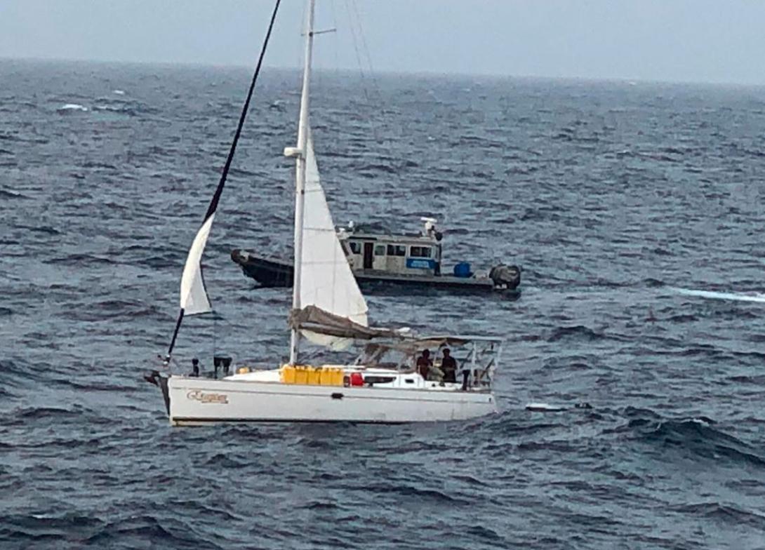 cogfm-arc-rescate-dos-canadienses-aguas-pacifico-20.jpg