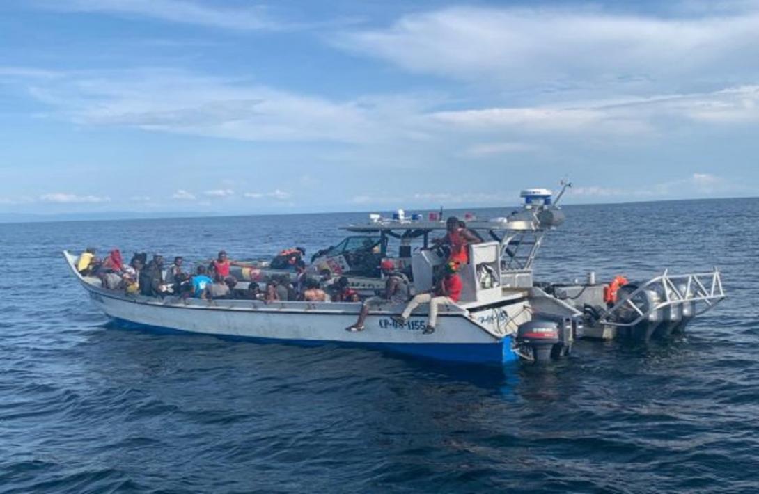 cogfm-armada-colombia-asistencia-migrantes-haitianos-pretendian-llegar-panama-29.jpg