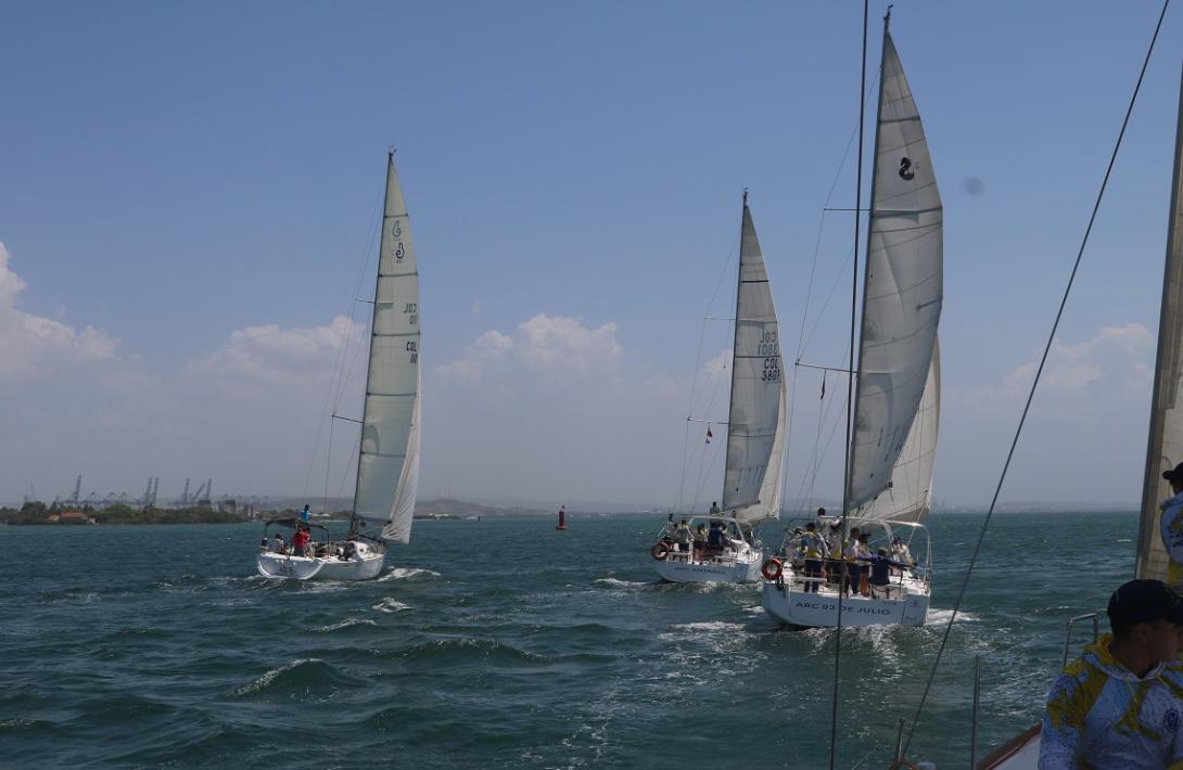 cogfm-armada-colombia-escuela-naval-cadetes-ocupo-primer-puesto-en-serie-de-regatas-sabatinas-03.jpg