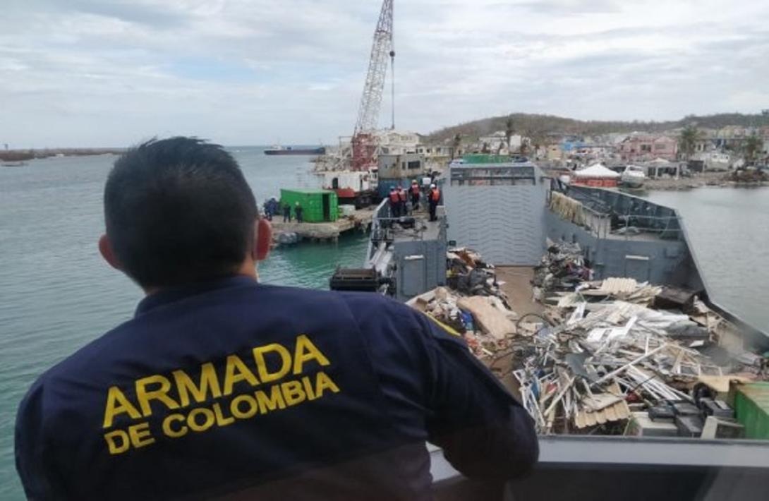 cogfm-armada-colombia-evacuacion-escombros-basuras-isla-santa-catalina-01.jpg
