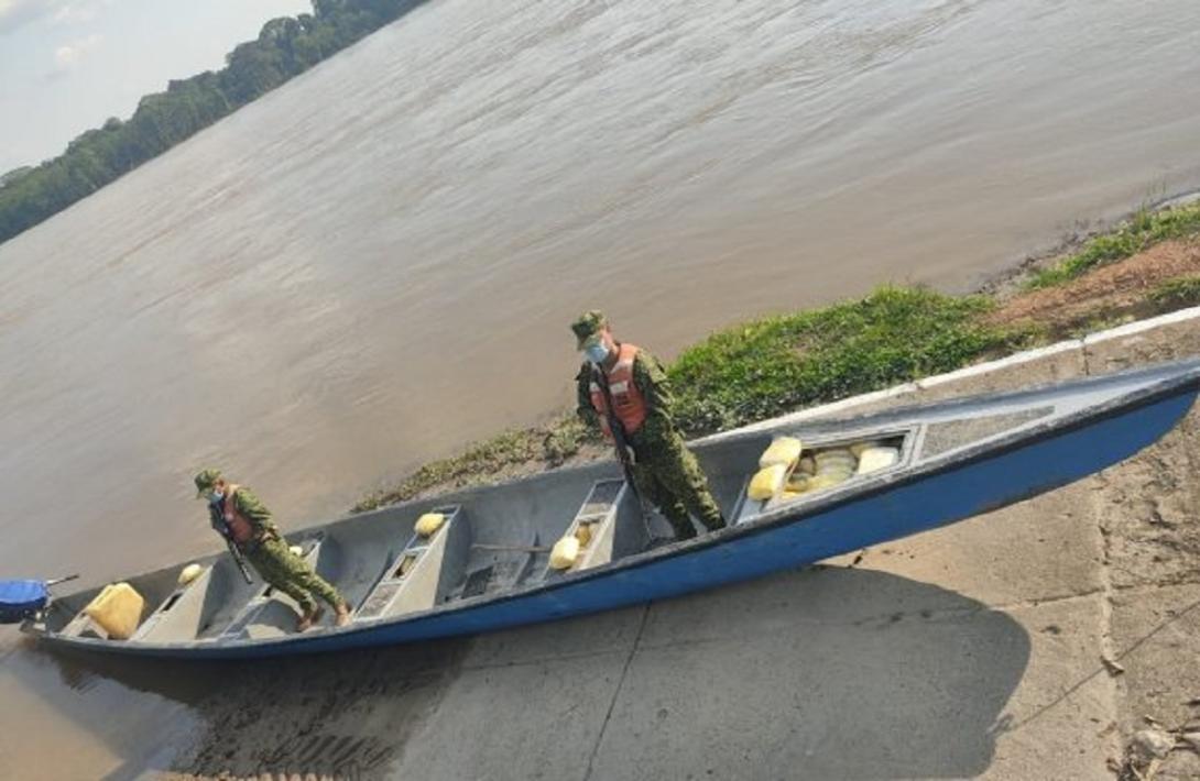 cogfm-armada-de-colombia-captura-integrante-gao-residual-comandos-de-frontera-con-pasta-base-de-coca-12.jpg