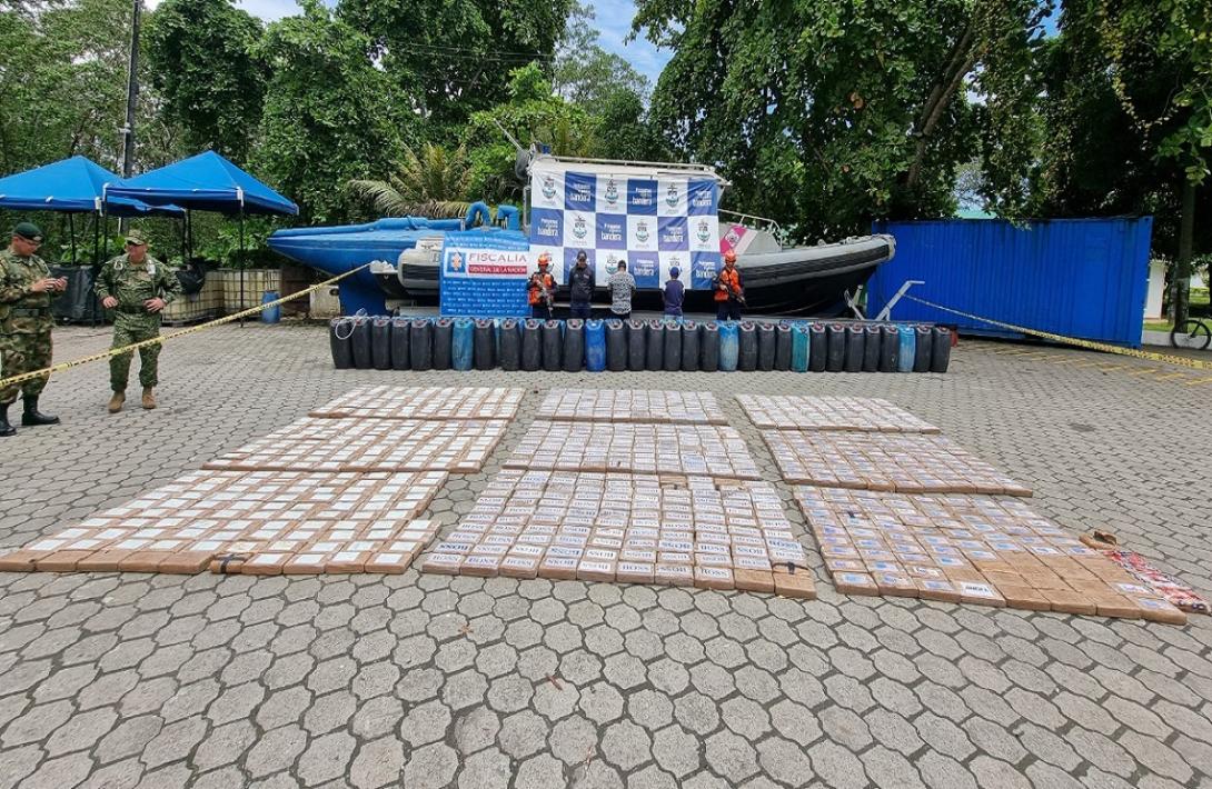 cogfm-armada-de-colombia-impidio-trafico-de-drogas-ilicitas-en-el-pacifico-colombiano-04-0k.jpg