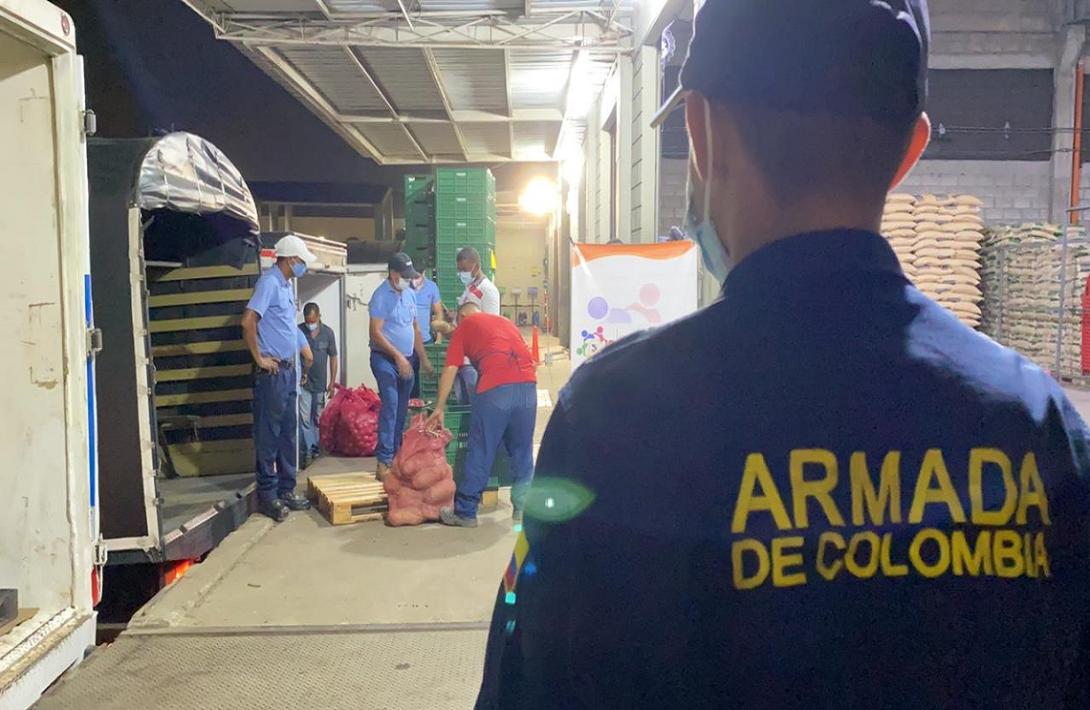 cogfm-armada-de-colombia-realiza-rueda-de-negocios-apoyando-campesinos-de-los-montes-de-maria-15_0.jpg