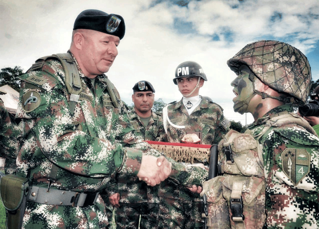 cogfm-ejc-curso-avanzado-de-combate-tolemaida-soldado-colombiano-panama-18.gif