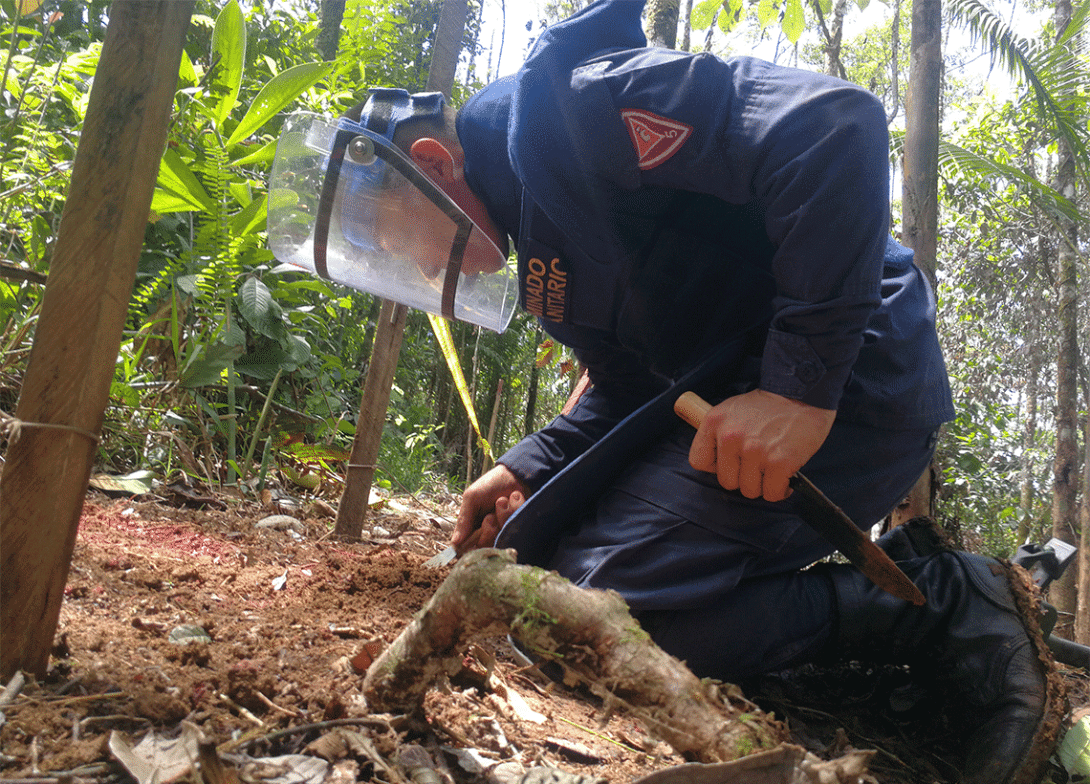 cogfm-ejc-desminado-humanitario-putumayo-13.gif