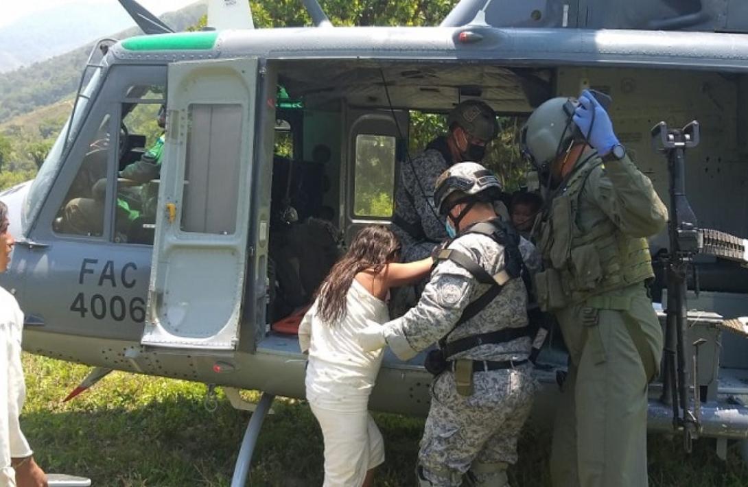 cogfm-ejc-fac-fueron-evacuados-5-menores-kogui-a-bordo-de-un-helicoptero-de-la-fuerza-aerea.jpg