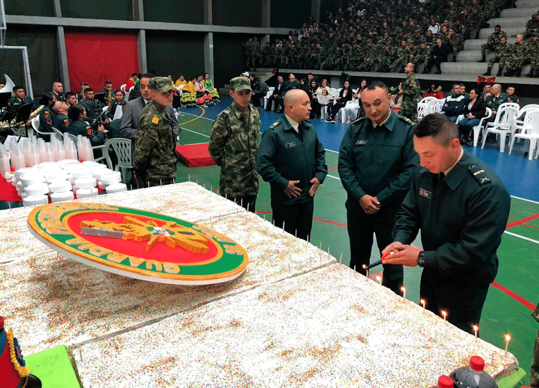 cogfm-ejc-guardia-presidencial-91-21.gif