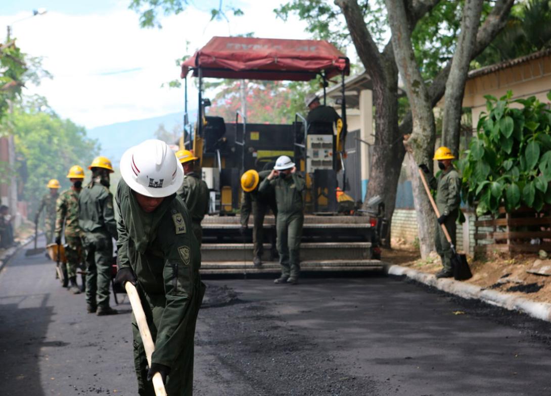 cogfm-ejc-ingenieros-militares-arreglo-vias-neiva-huila-07.jpg
