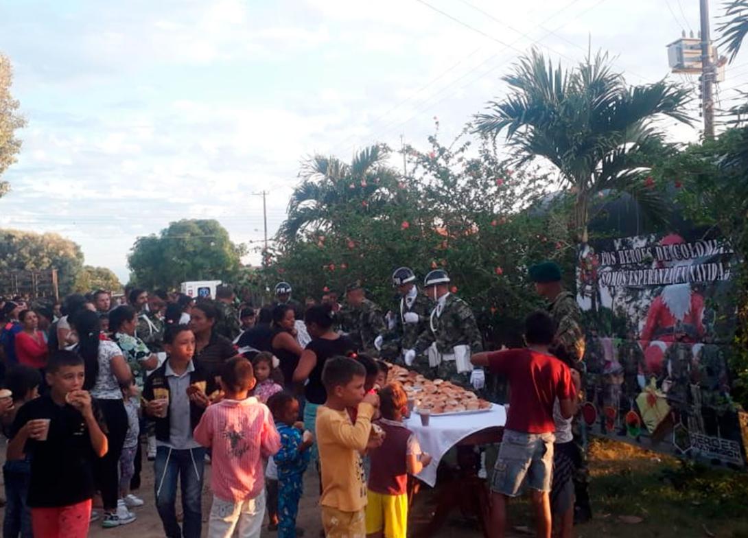 cogfm-ejc-navidad-soldados-llegan-a-lugares-apartados-arauca-24.jpg
