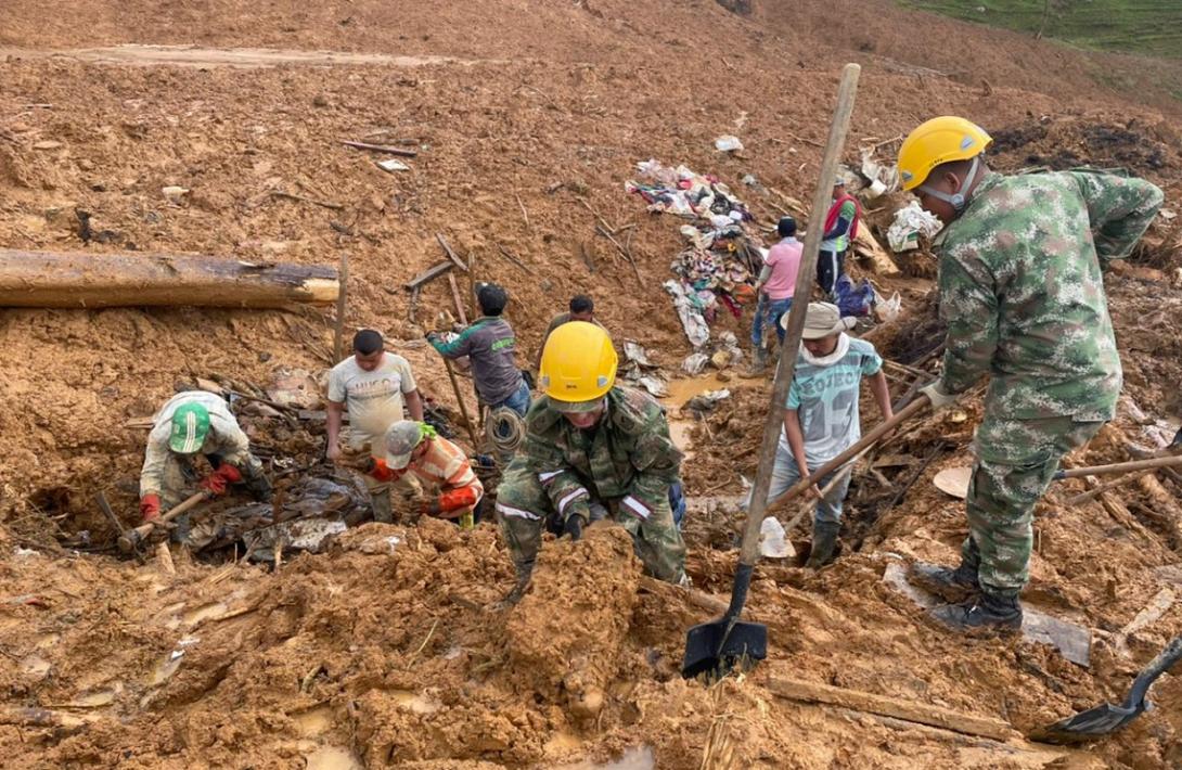 cogfm-ejercito-apoya-las-labores-de-busqueda-y-rescate-en-emergencia-presentada-en-santa-fe-de-antioquia-25.jpg