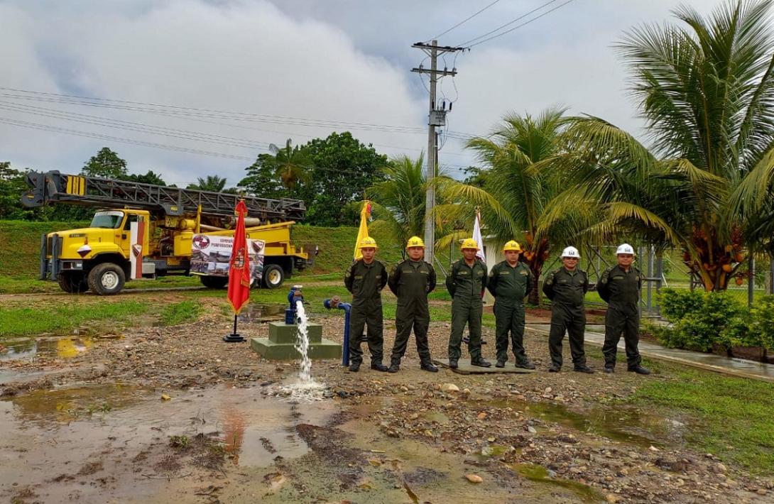 cogfm-ejercito-nacional-batallon-de-ingenieros-con-agua-potable-putumayo-03.jpg