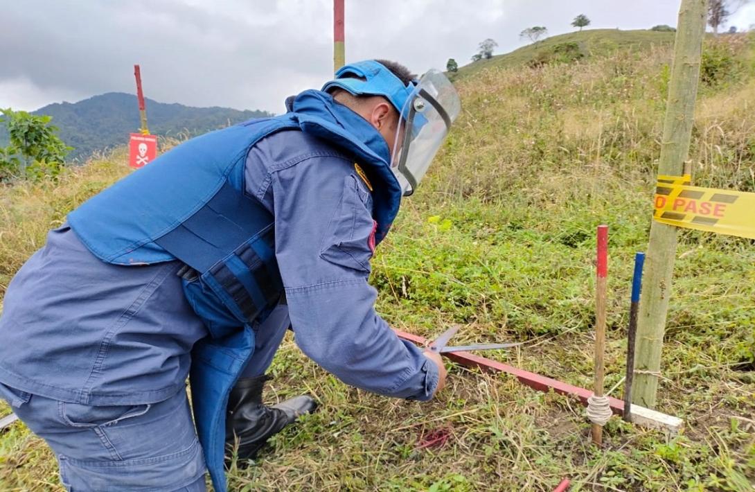 cogfm-ejercito-nacional-desminado-humanitario-pradera-valle-del-cauca-06.jpg