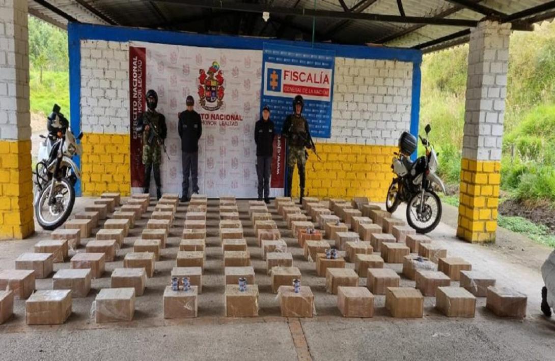 cogfm-ejercito-nacional-encuentra-depositivo-ilegal-con-cocaina-avaluada-en-mas-de-3000-millones-de-pesos-17.jpg