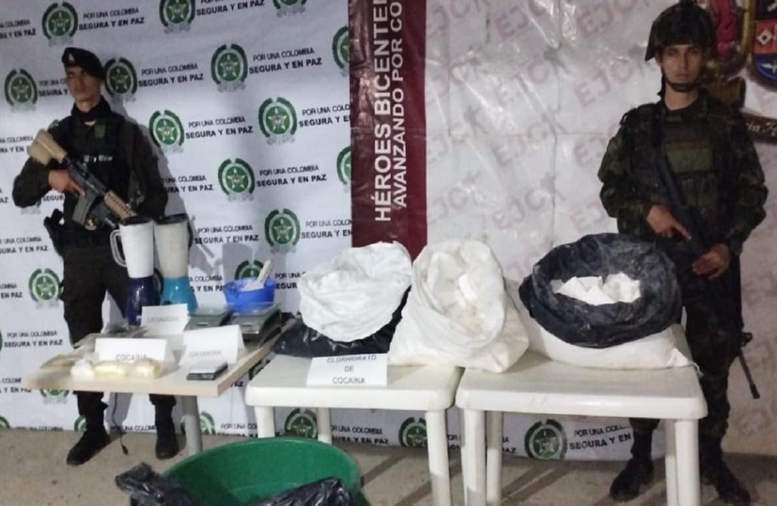 cogfm-ejercito-nacional-incauta-en-el-meta-clorhidrato-de-cocaina-perteneciente-al-gao-clan-del-golfo-27.jpg