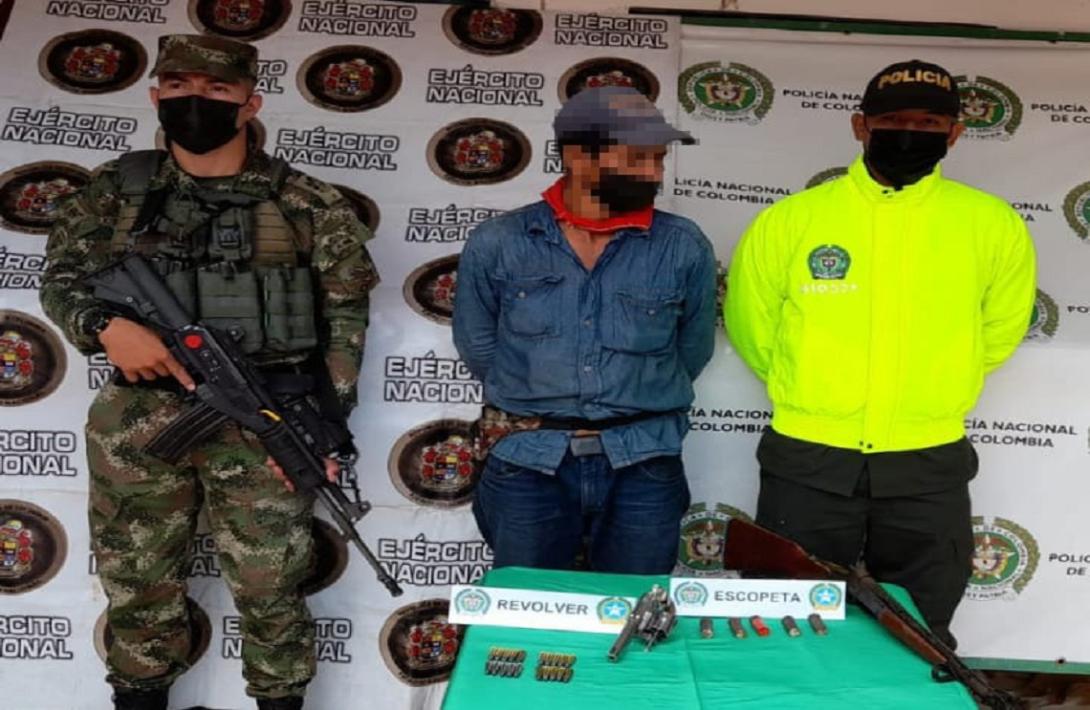 cogfm-en-campo-alegre-huila-hombre-fue-capturado-con-dos-armas-de-fuego.jpeg