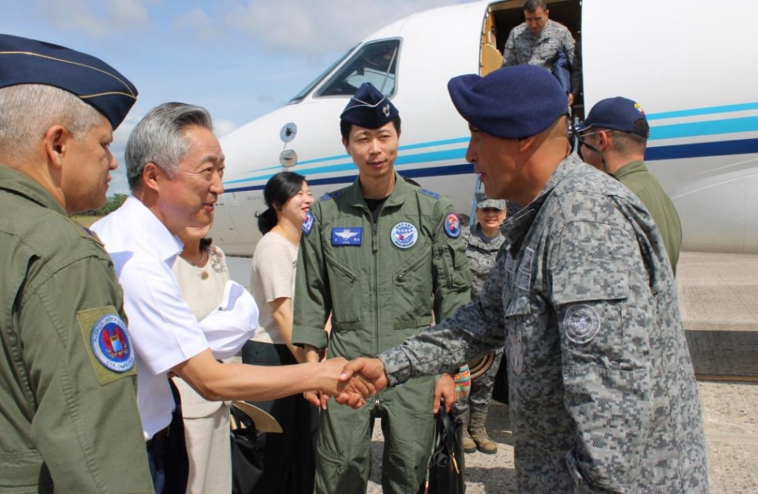 cogfm-fac-visita-embajador-republica-de-corea-en-colombia-24.jpg