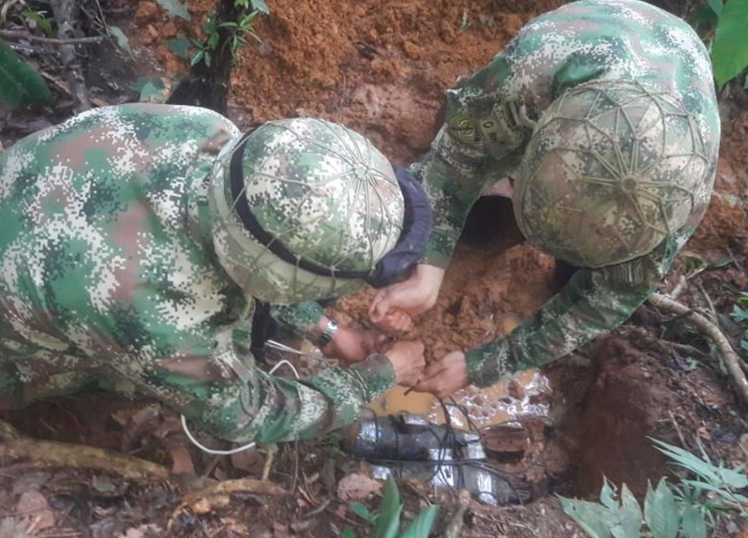 cogfm-ffmm-ftcomega-neutralizacion-artefactos-explosivos-guaviare-22.jpg