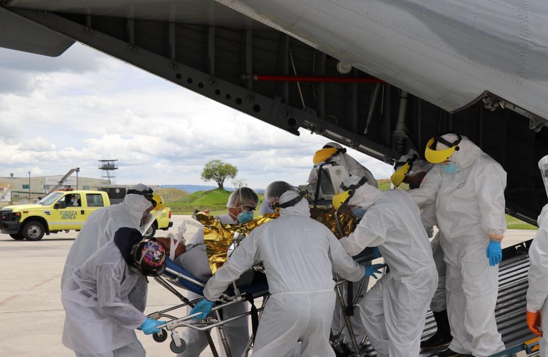 cogfm-foto-fuerza-aerea-colombiana-yo-protejo-mi-pais-avanza-a-pesar-de-las-protestas-12.jpg