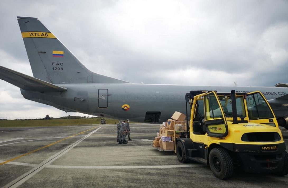 cogfm-fuerza-aera-transporte-toneladas-ayudas-humanitarias-desde-antioquia-hasta-san-andres-islas-28.jpg