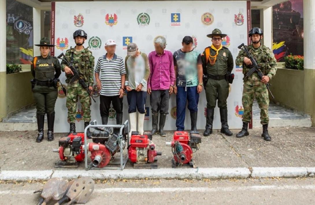 cogfm-fuerza-aerea-colombiana-captura-a-cuatro-por-mineria-ilegal-en-el-huila-27_0.jpg