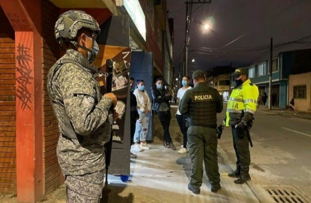 cogfm-fuerza-aerea-colombiana-comprometida-con-la-estrategia-24-7-por-la-seguridad-de-la-localidad-de-fontibon-26.jpg