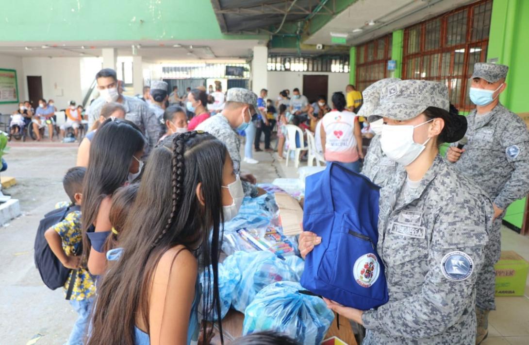 cogfm-fuerza-aerea-colombiana-le-apuesta-a-la-permanencia-escolar-con-entrega-de-materiales-educativo-30.jpg