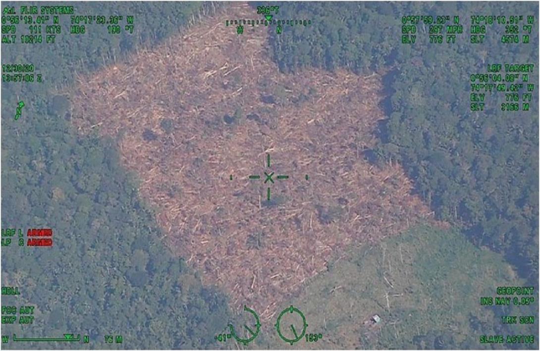 cogfm-fuerza-aerea-realiza-constantemente-misiones-contra-la-deforestacion-en-el-suroriente-del-pais-22.jpg