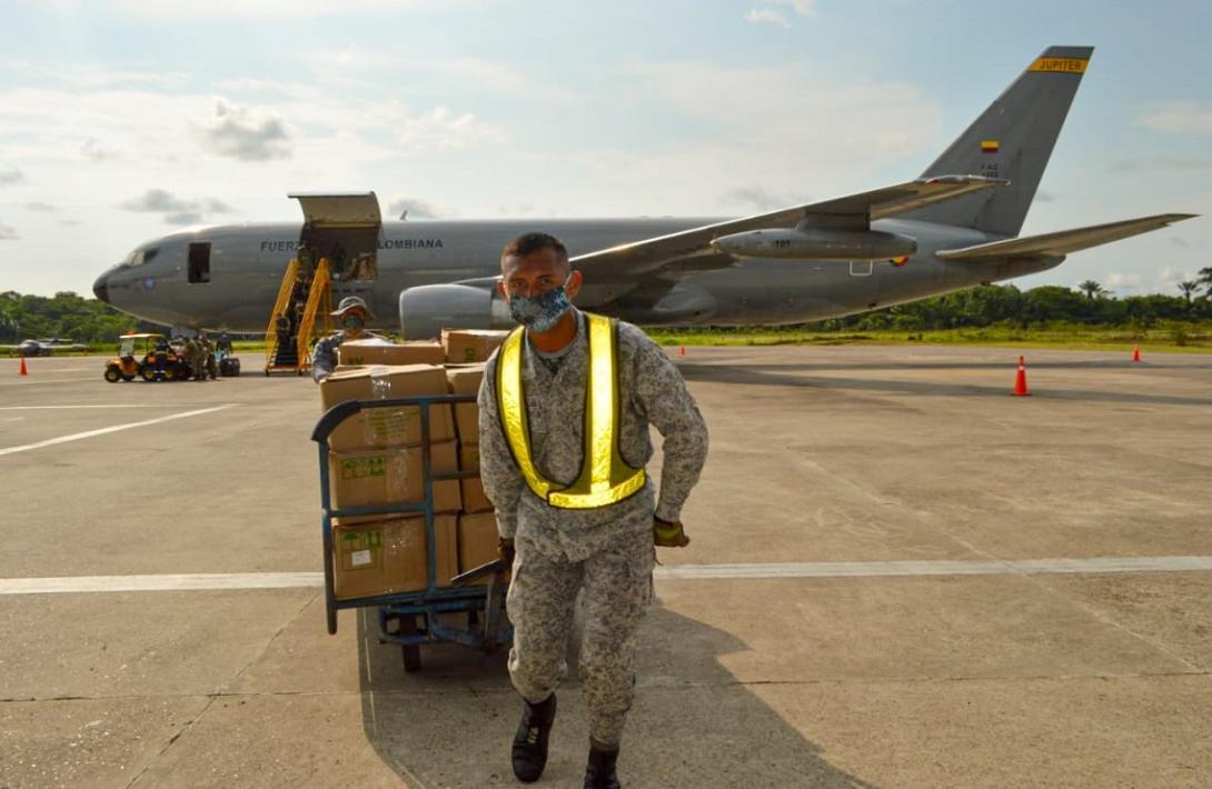 cogfm-fuerza-aerea-transporte-ayuda-humanitaria-al-amazonas-27.jpg