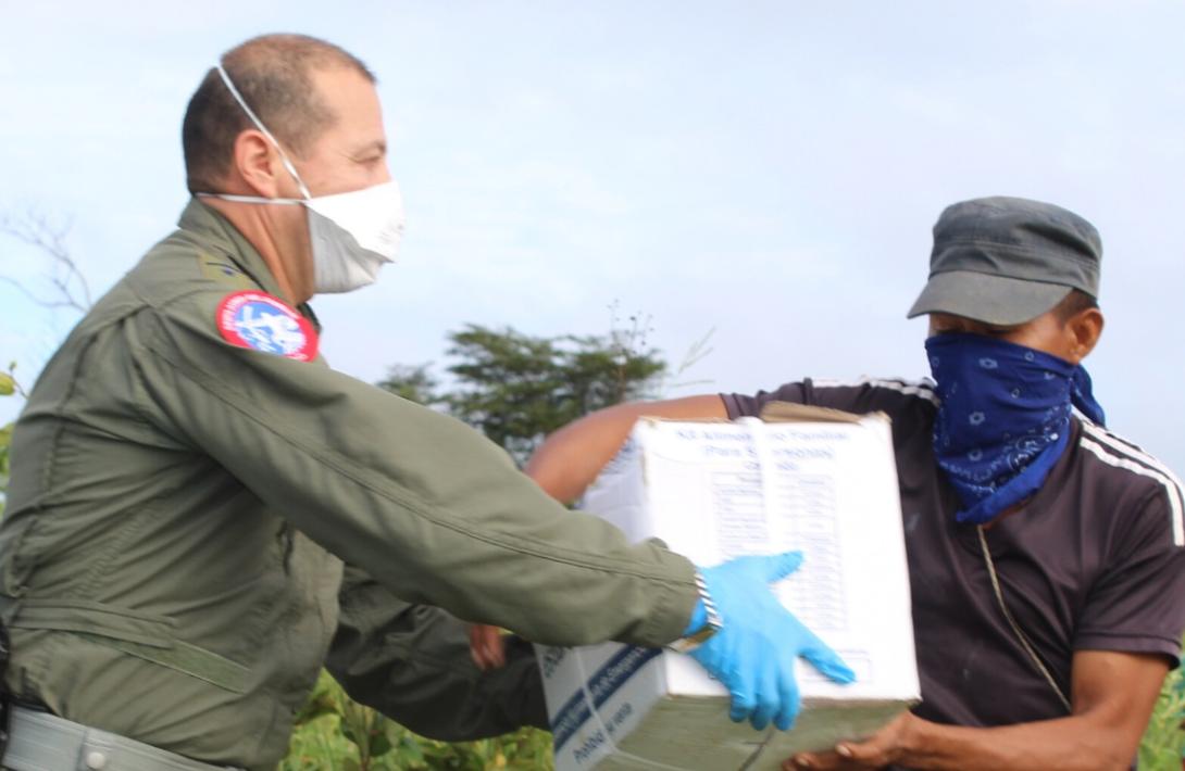 cogfm-fuerza.aerea-apoyo-humanitario-entrega-mercados-casanare-11_1.jpg