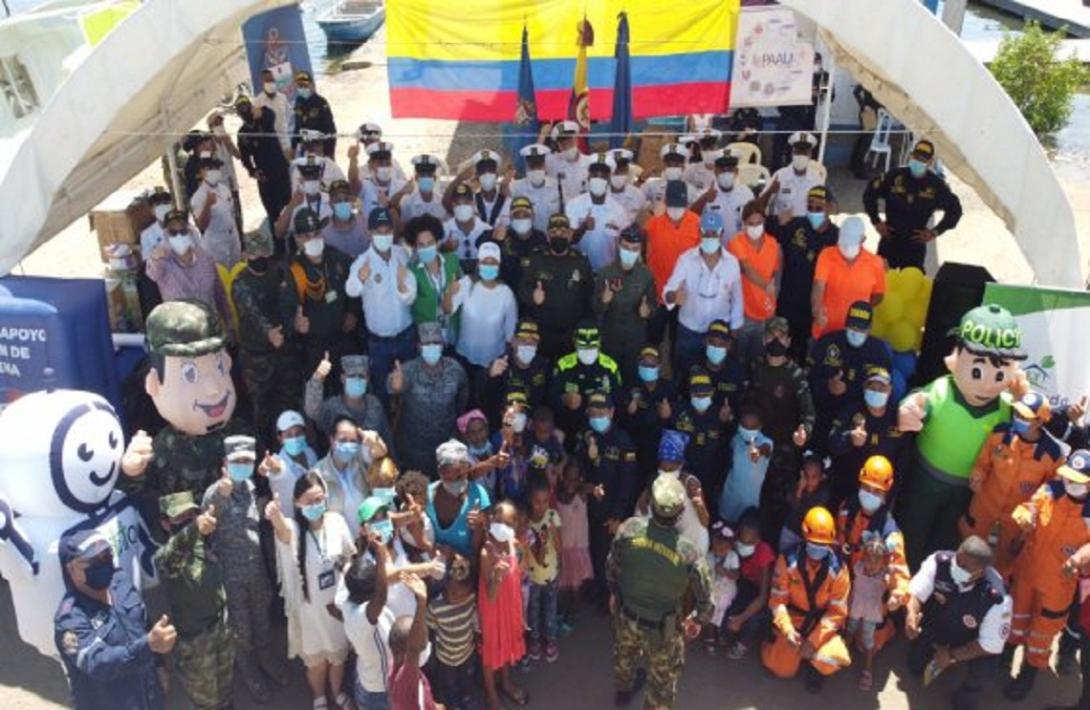 cogfm-fuerzas-militares-se-une-para-llevar-una-amplia-oferta-estatal-a-mas-de-2300-personas-en-baru-07.jpg
