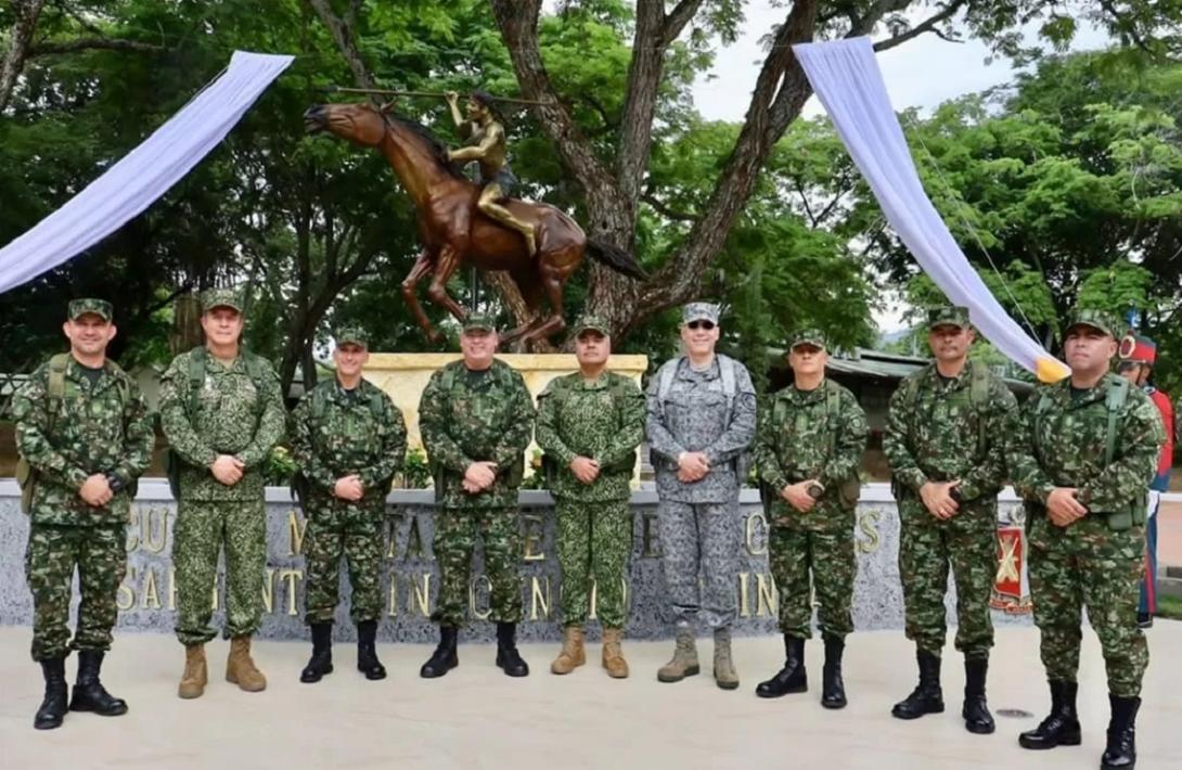 cogfm_ejercito_develacion_monumento_sargento_inocencio_chinca_emsub_01.jpeg