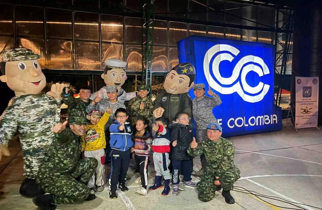 por_primera_vez_llega_el_septimo_arte_al_paramo_de_sumapaz_gracias_a_la_movilidad_academica_del_ejercito_y_cinecolombia.jpeg